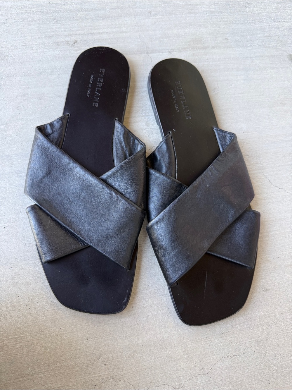 Everlane Black Leather Cross-Strap Slide Sandals